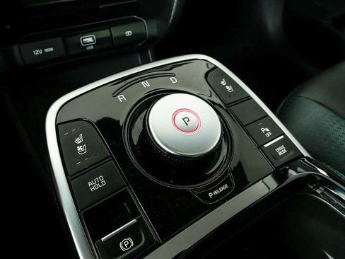 Used 2020 Kia Niro EX Premium FWD image 18
