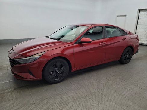 Used 2021 Hyundai Elantra SEL w/ Convenience Package FWD image 2