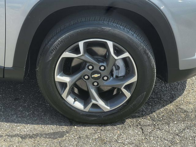 Used 2024 Chevrolet Trax LT w/ Driver Confidence Package FWD image 8