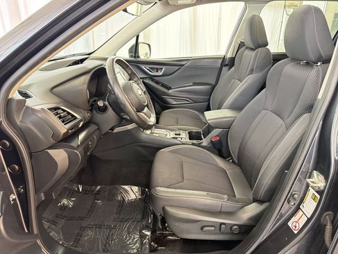 Used 2019 Subaru Forester Premium w/ All-Weather Package image 5