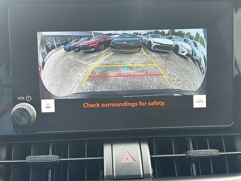 Used 2024 Toyota RAV4 XLE FWD image 32