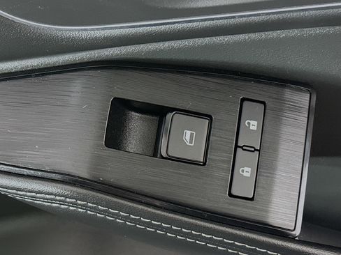 Used 2021 Nissan Rogue SV w/ Premium Package FWD image 29