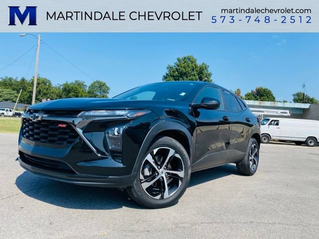 Used 2025 Chevrolet Trax RS FWD image 1