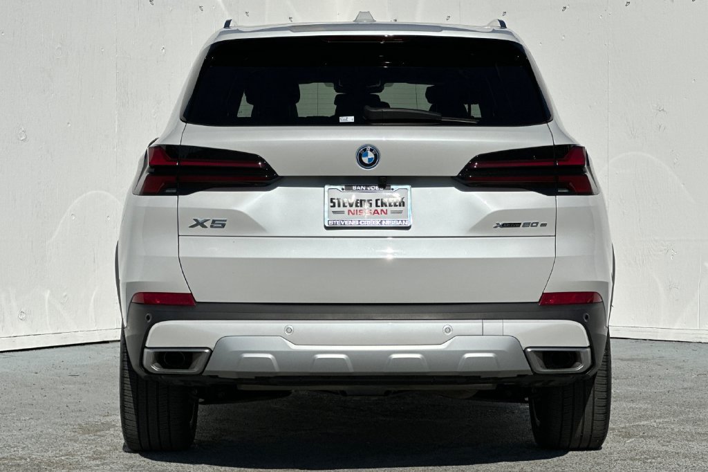 Used 2024 BMW X5 xDrive50e w/ Premium Package AWD/4WD image 4
