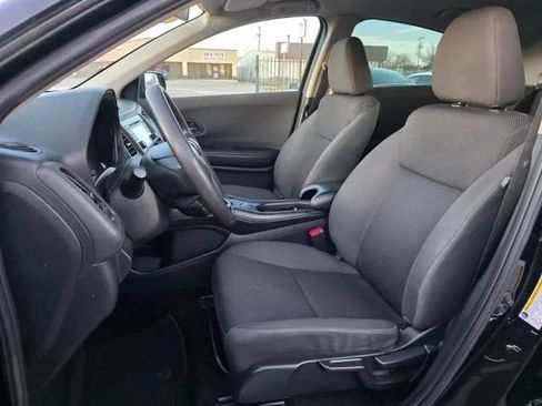 Used 2019 Honda HR-V LX image 8