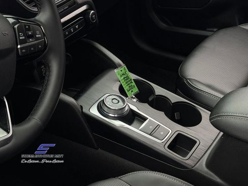 Used 2025 Ford Escape Platinum AWD/4WD image 22