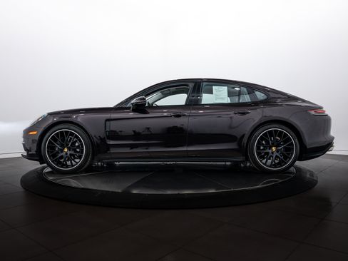 Certified 2017 Porsche Panamera image 2