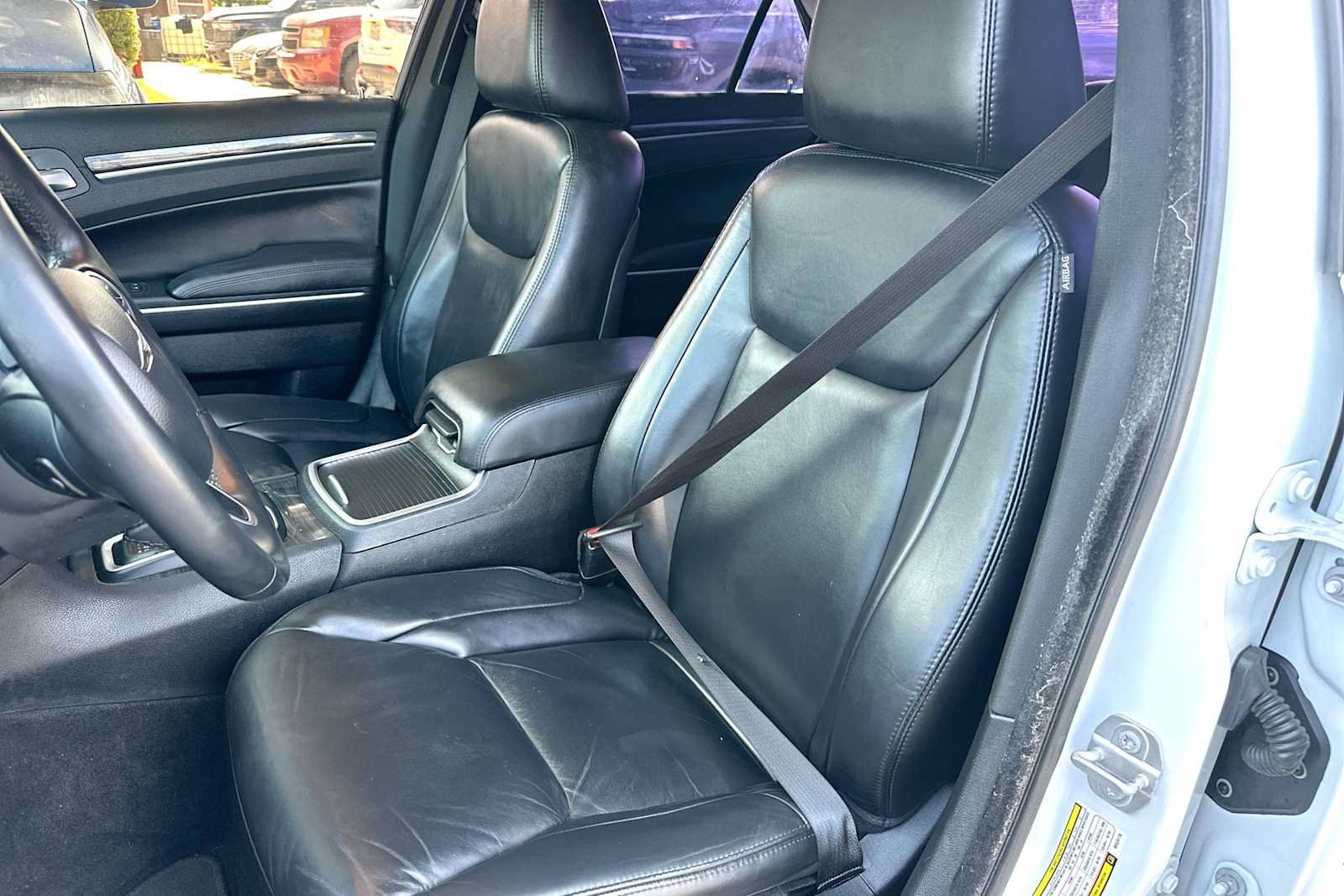 Used 2019 Chrysler 300 Touring L w/ Quick Order Package 22F AWD/4WD image 17
