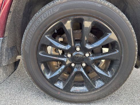 Used 2021 Jeep Grand Cherokee Altitude AWD/4WD image 14