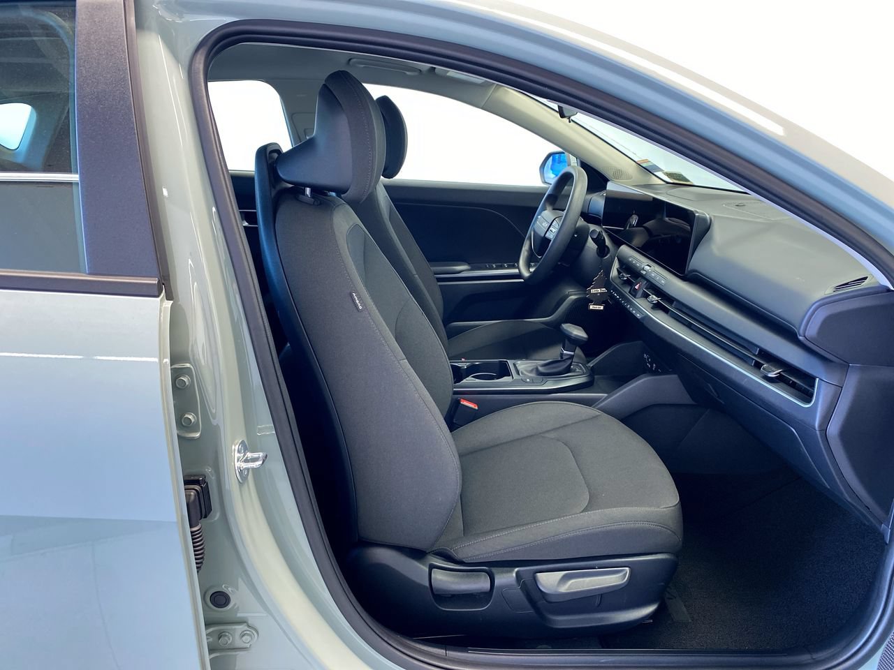 Certified 2026 Kia K4 FWD image 28
