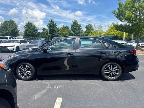 Certified 2023 Kia Forte LXS FWD image 2