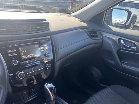 Used 2017 Nissan Rogue S image 26