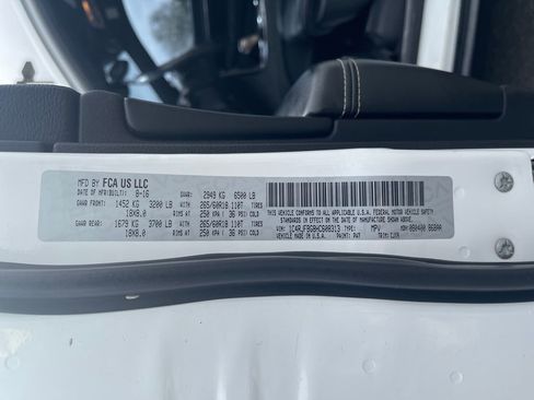 Used 2017 Jeep Grand Cherokee Limited image 30