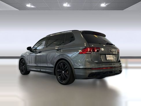 Used 2022 Volkswagen Tiguan SE R-Line FWD image 3