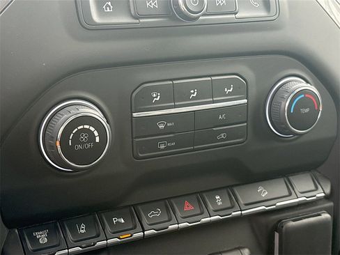 Used 2025 Chevrolet Silverado 2500 Custom w/ Custom Value Package image 16