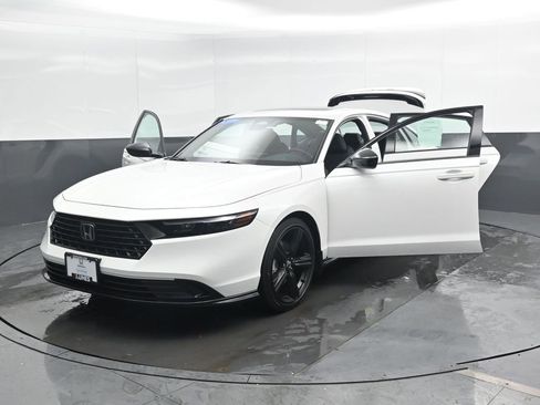 Used 2025 Honda Accord Sport image 45