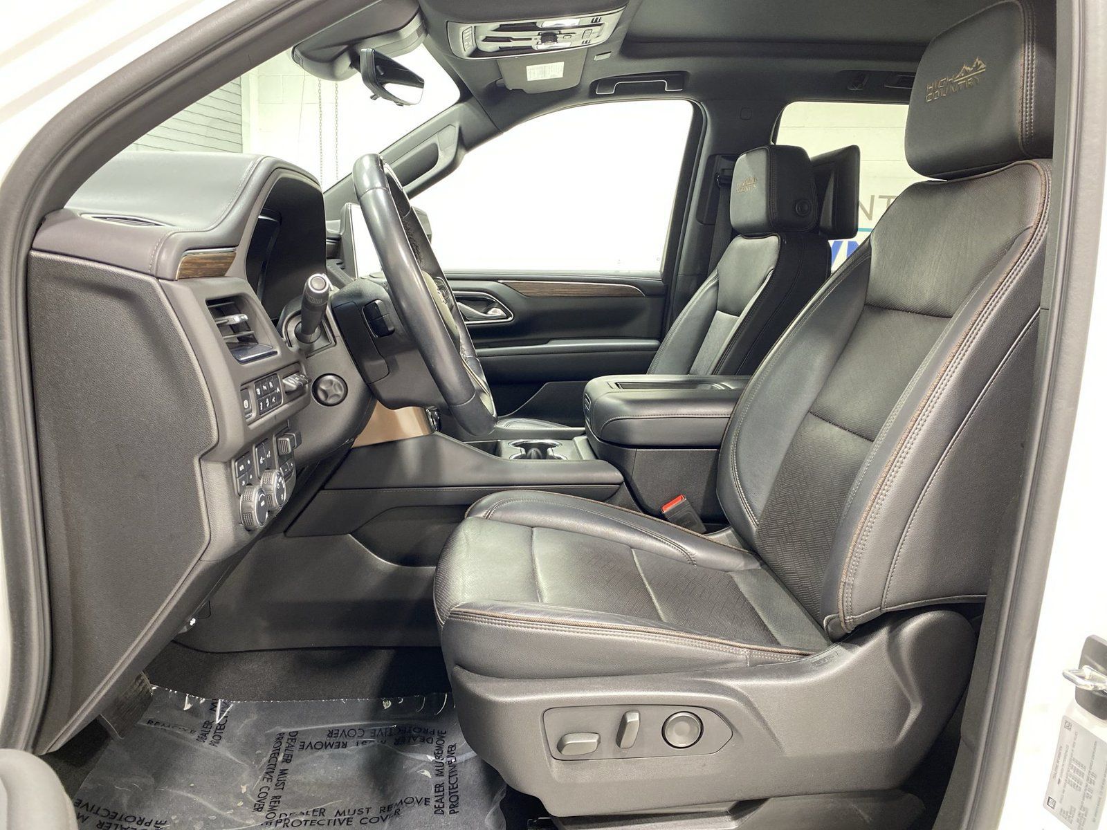 Used 2024 Chevrolet Tahoe High Country w/ Advanced Technology Package AWD/4WD image 11