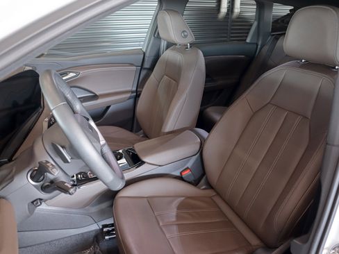 Certified 2025 Audi Q6 e-tron Premium w/ Convenience Package image 8