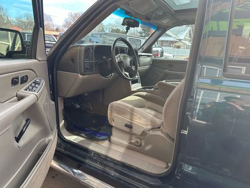 Used 2005 Chevrolet Avalanche Z71 w/ Sun And Sound Package image 5