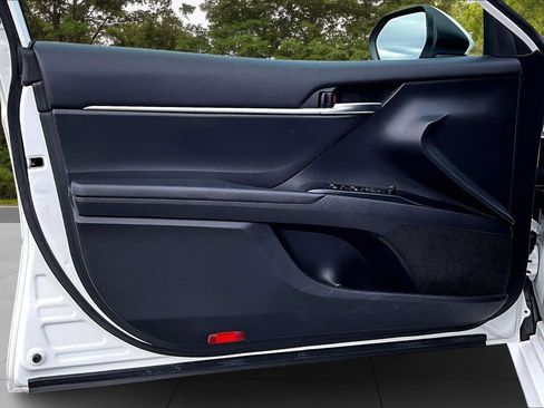 Used 2020 Toyota Camry LE image 22