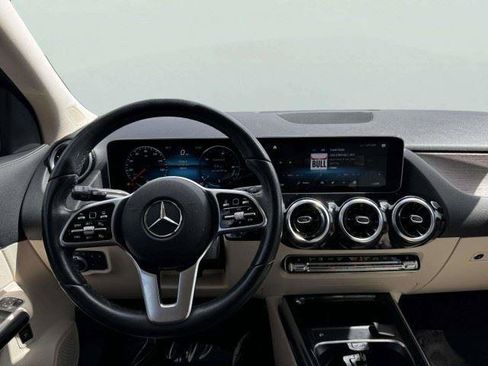 Used 2021 Mercedes-Benz GLA 250 4MATIC w/ Premium Package image 30