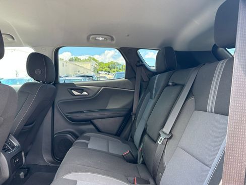 Used 2025 Chevrolet Blazer LT FWD image 21