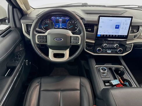 Used 2023 Ford Expedition XLT image 23