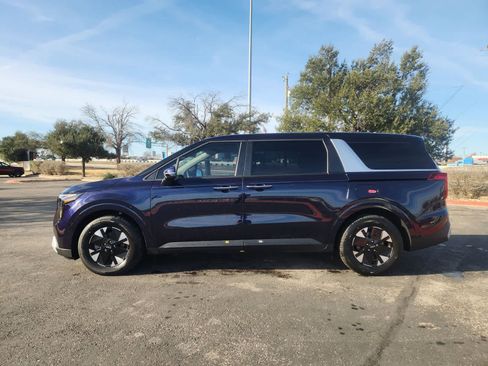 New 2026 Kia Carnival LXS image 4