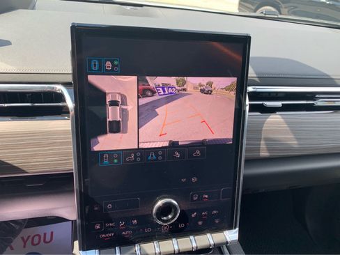 Used 2025 GMC Sierra EV Denali AWD/4WD image 18