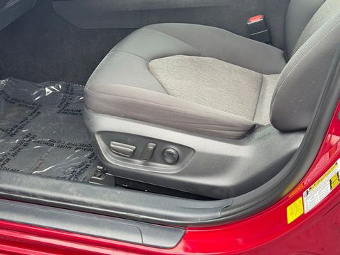 Used 2020 Toyota Camry LE image 23