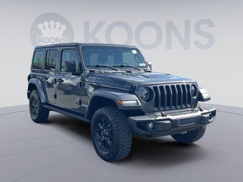 Used 2019 Jeep Wrangler Unlimited Sahara w/ Quick Order Package 24M Moab image 10