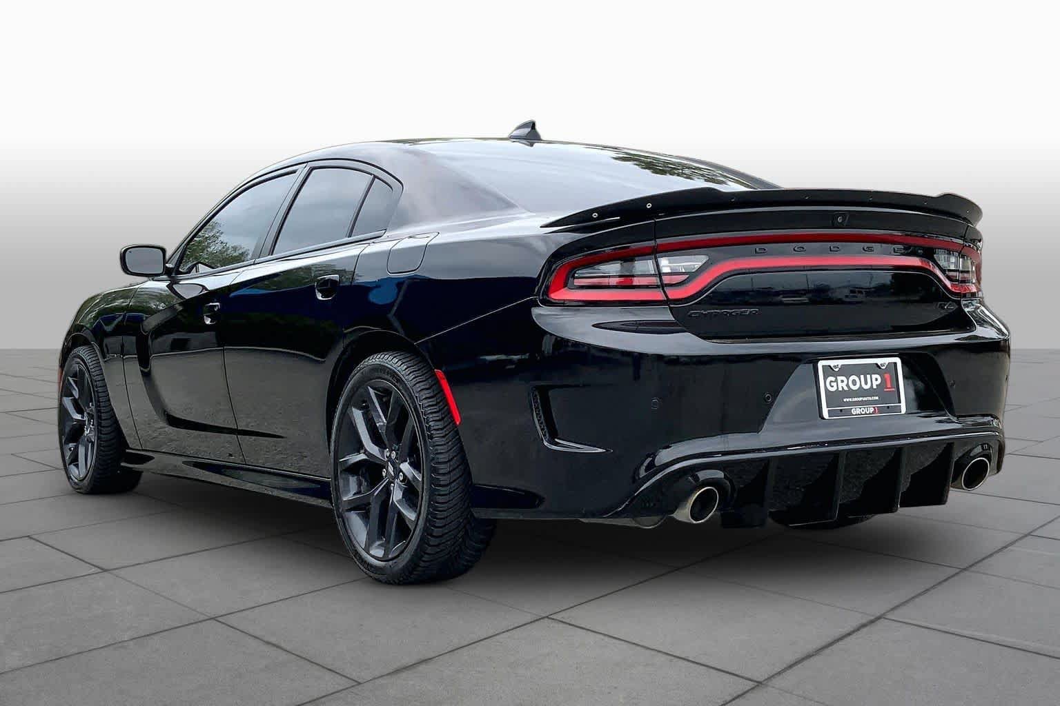 Used 2022 Dodge Charger R/T w/ Blacktop Package RWD image 12