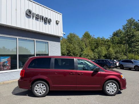 Used 2018 Dodge Grand Caravan SE w/ UConnect Hands-Free Group FWD image 7