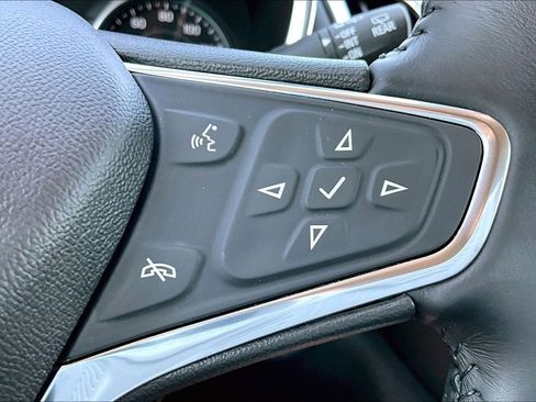 Used 2020 Chevrolet Equinox LT FWD image 17