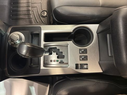 Used 2018 Toyota 4Runner SR5 Premium image 20