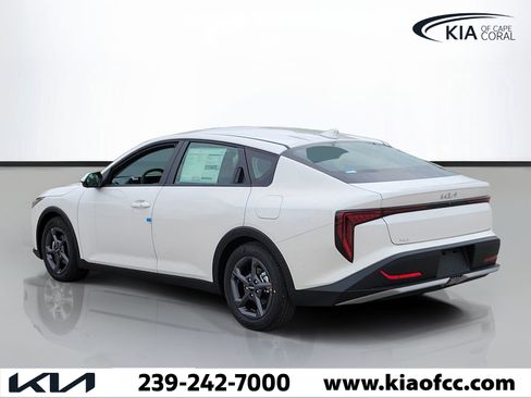 New 2026 Kia K4 FWD image 4