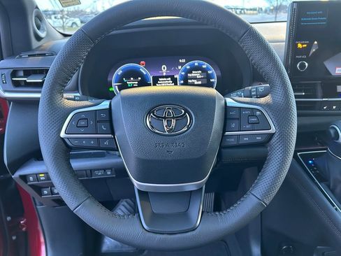 Used 2026 Toyota Sienna Platinum image 20