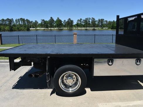 Used 2017 Ford F450 XL w/ Power Equipment Group image 4