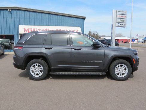 Used 2022 Jeep Grand Cherokee Laredo w/ Luxury Tech Group I image 1