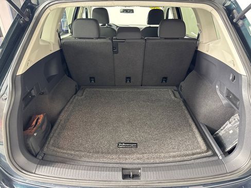 Used 2018 Volkswagen Tiguan S image 22