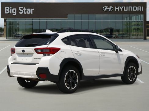 Used 2023 Subaru Crosstrek 2.0i Premium image 4