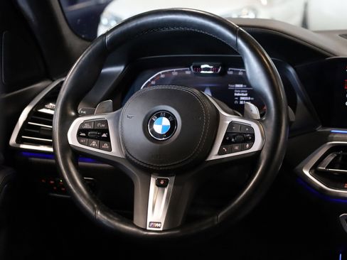 Used 2022 BMW X7 xDrive40i w/ M Sport Package image 28
