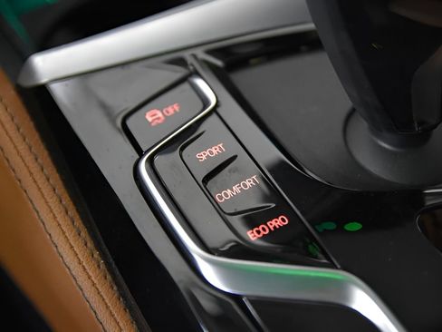 Used 2023 BMW 530i w/ M Sport Package RWD image 33