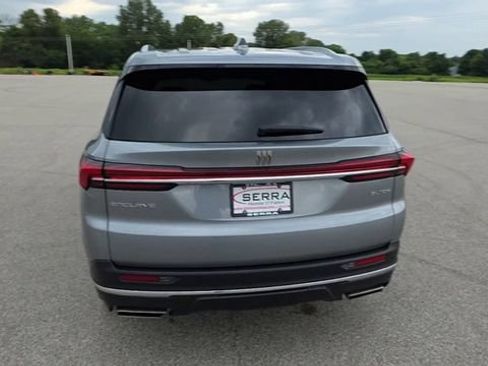 Used 2025 Buick Enclave Preferred FWD image 8