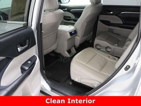 Used 2018 Toyota Highlander Limited image 31