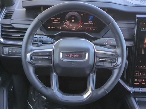 Used 2025 GMC Acadia Elevation image 23