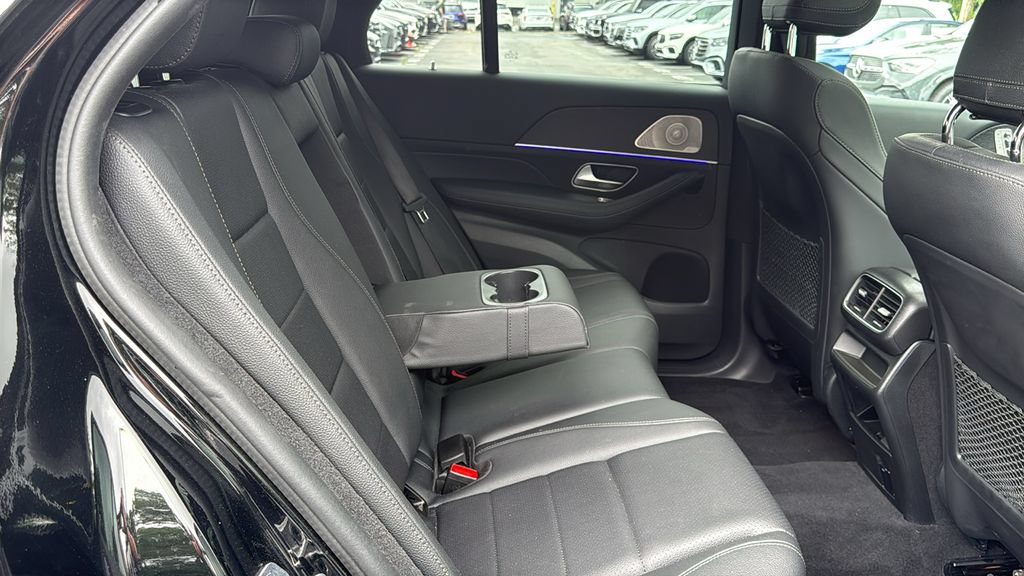 Used 2023 Mercedes-Benz GLE 450 4MATIC w/ AMG Line Exterior image 16