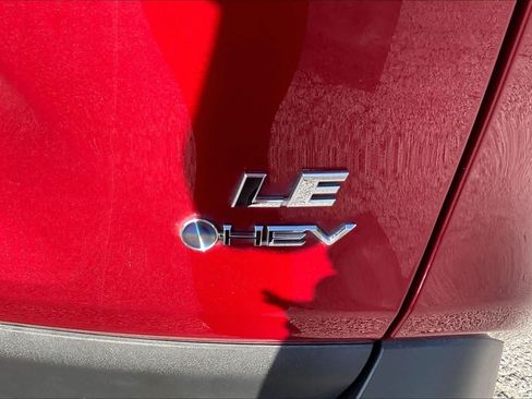 Used 2025 Toyota RAV4 LE AWD/4WD image 10