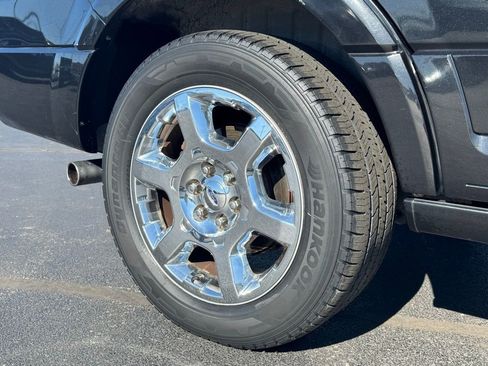 Used 2013 Ford Expedition Limited image 26