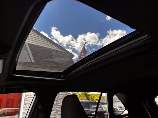 Used 2021 Toyota RAV4 SE w/ Weather & Moonroof Package AWD/4WD image 30